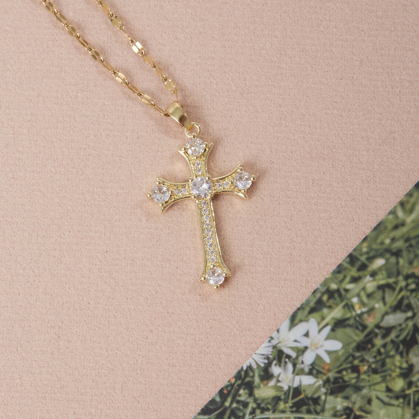 Fashion Pendant Necklace with Cross Charm Elegant Charm